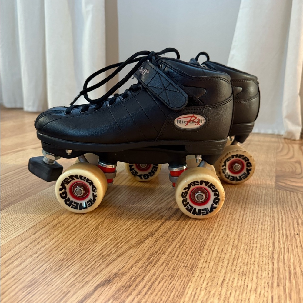 Riedell Black Cayman Roller Skates